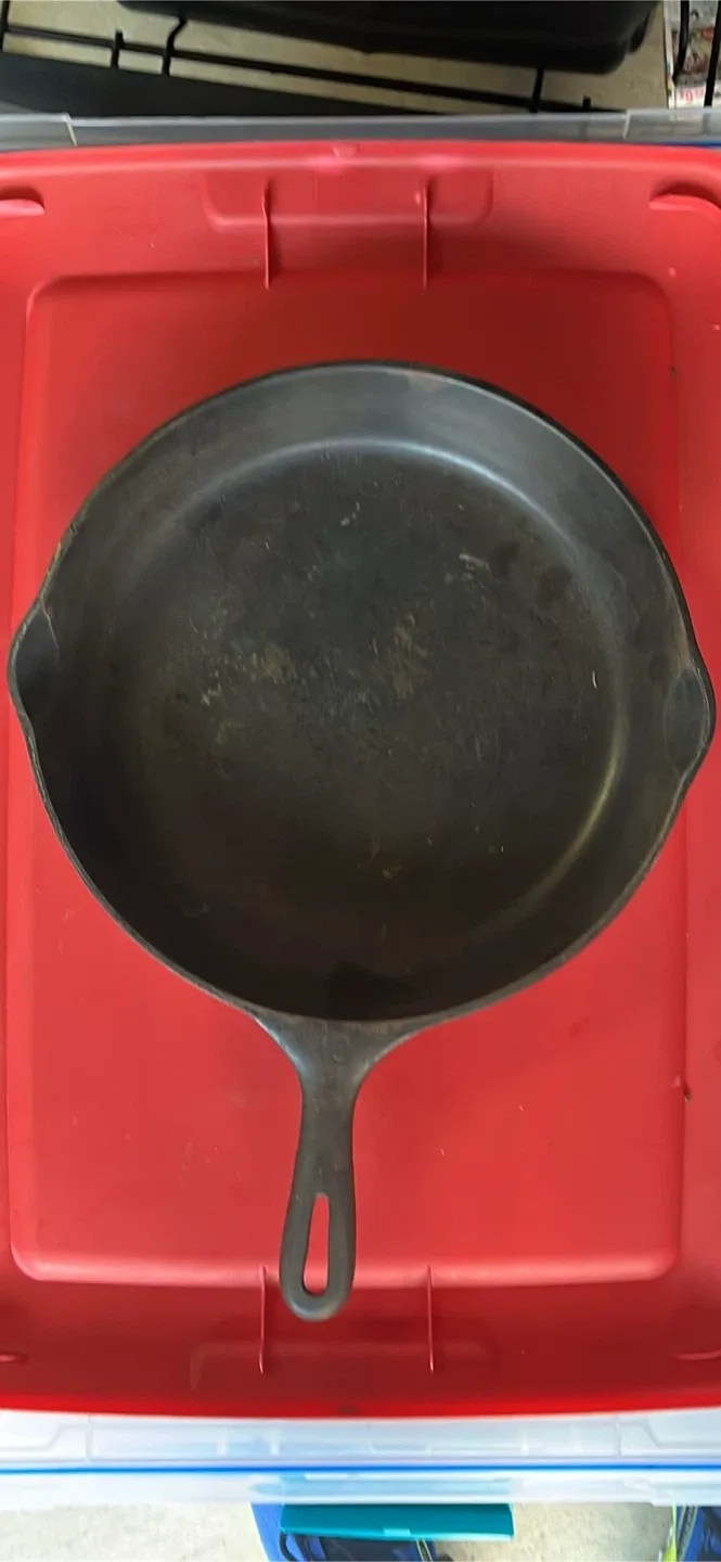 Cast Iron Skillet, 11 3/4”