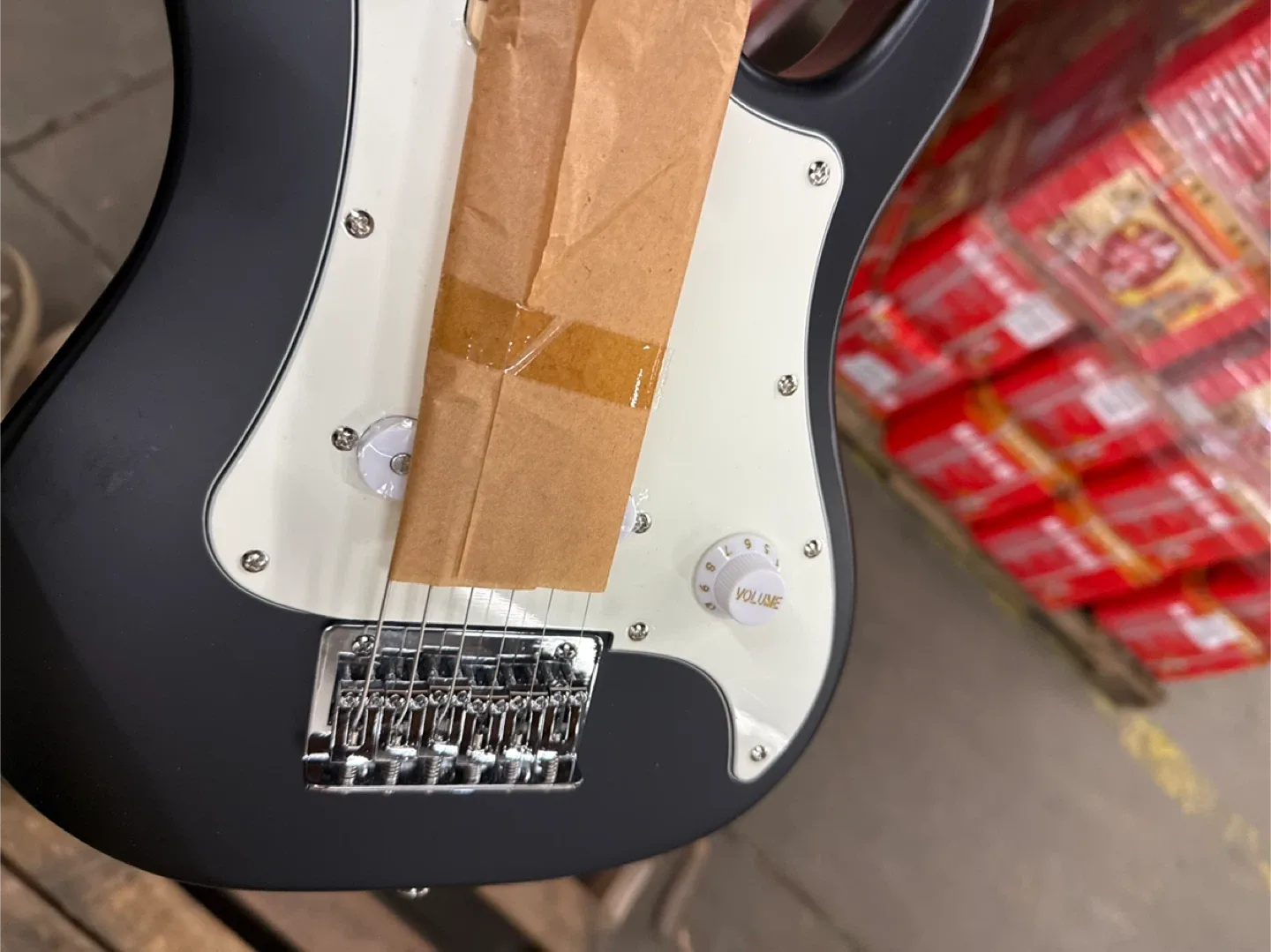 Donner Electric Guitar with Gig Bag - Black image indicator(3)