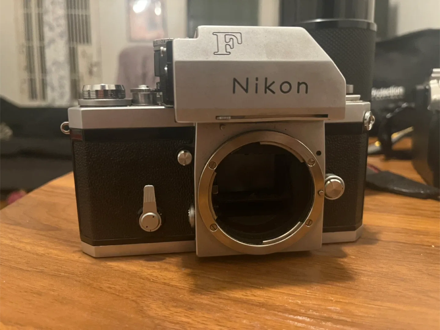 Nikon F Camera & Zoom-NIKKOR-C Auto Lens image indicator(4)