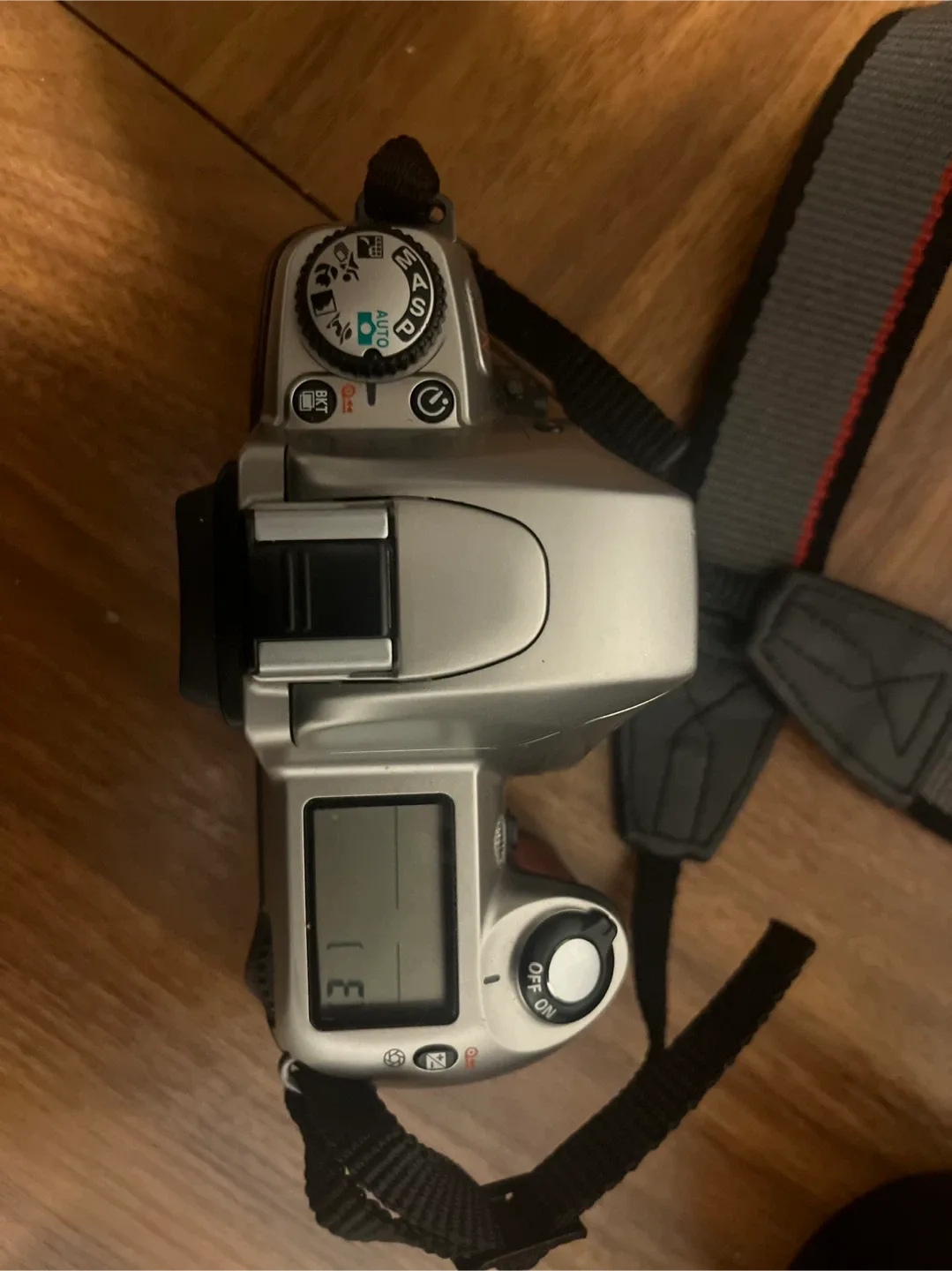 Nikon F Camera & Zoom-NIKKOR-C Auto Lens image indicator(10)