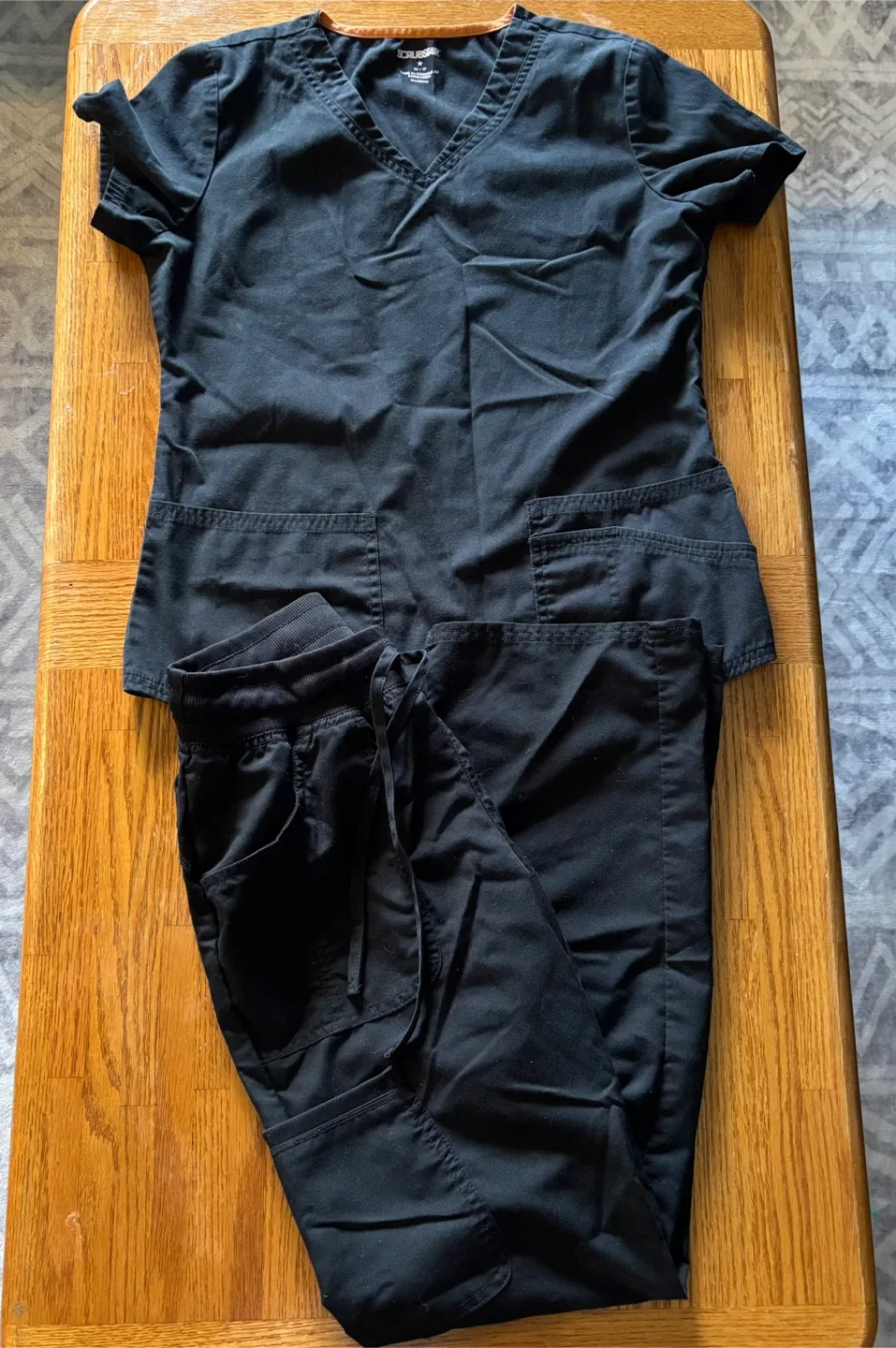 Scrubs - Assorted Colours image indicator(3)