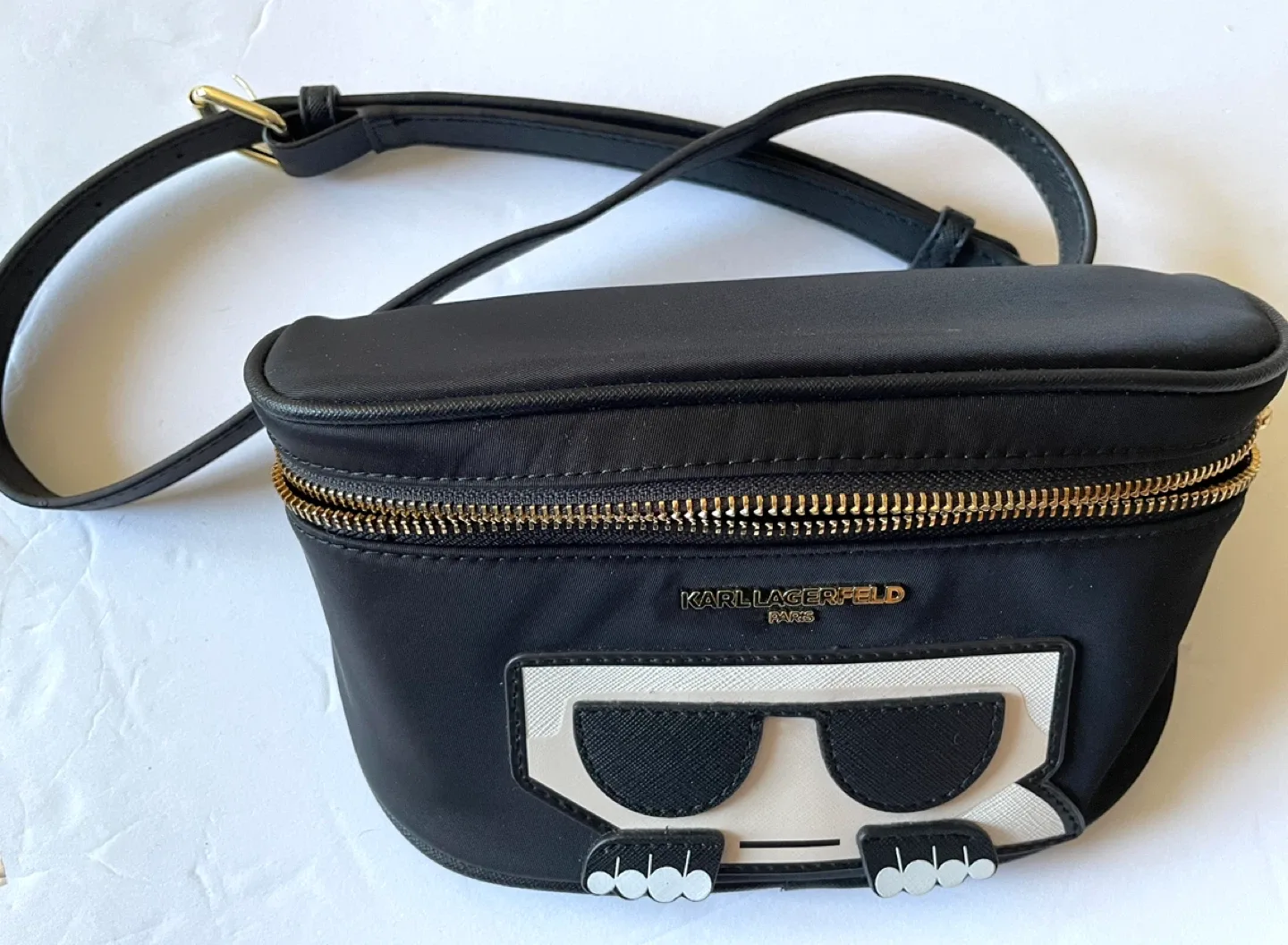 Karl Lagerfeld Paris Black Belt Bag image indicator(4)
