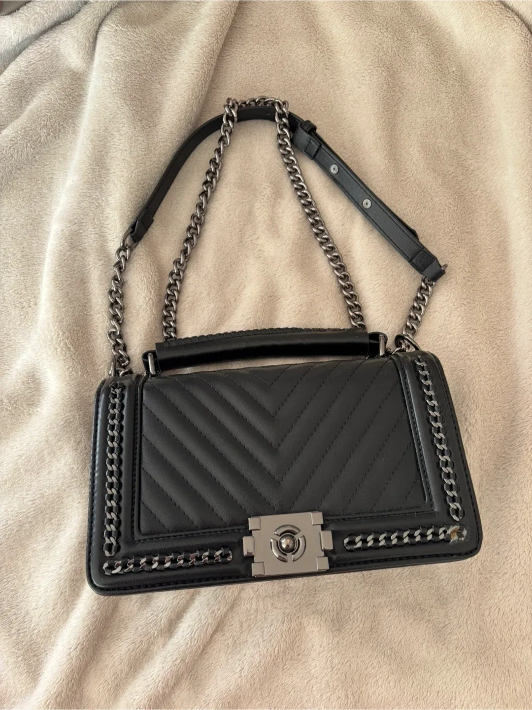 Black Chain Shoulder Bag thumbnail