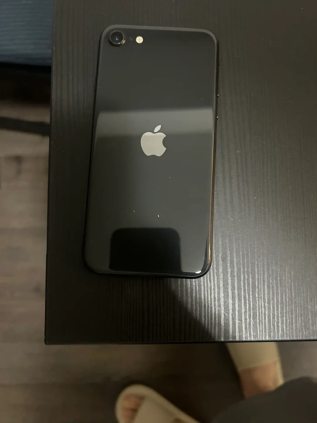 Apple iPhone SE (2nd generation) thumbnail
