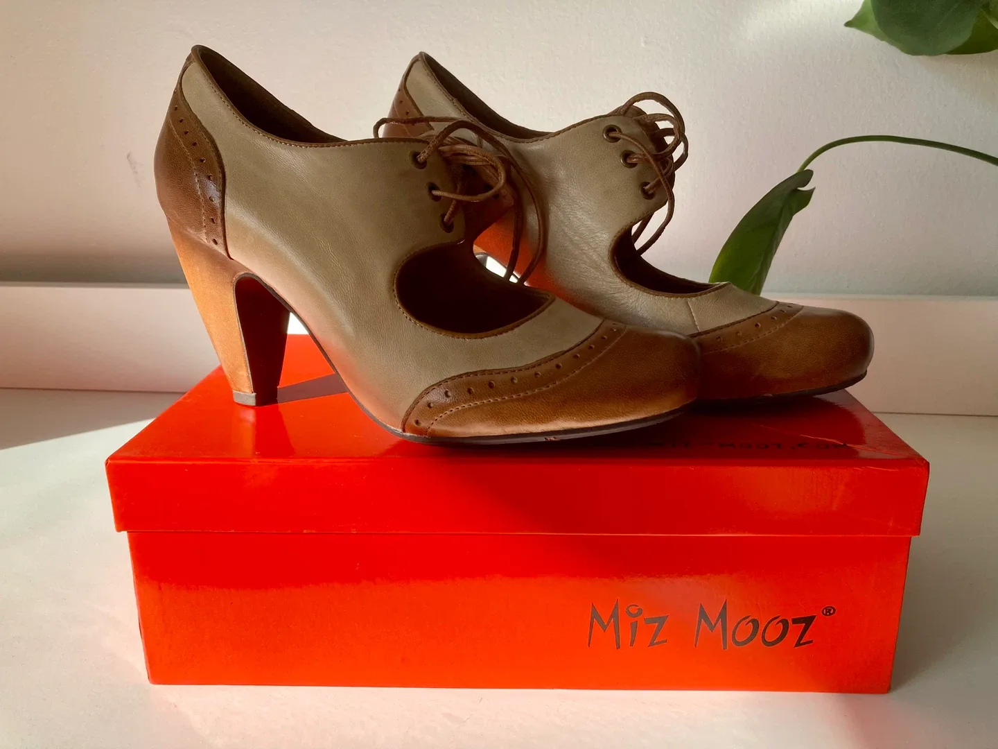 BNIB Miz Mooz Heels thumbnail