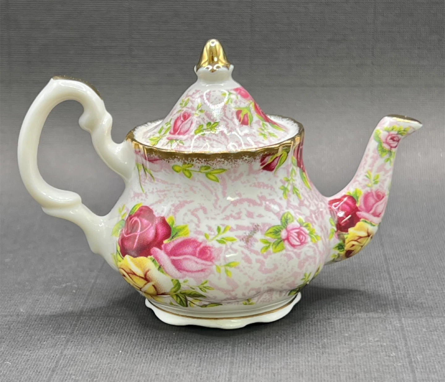Vintage Royal Albert shelf sitter decoration teapot - photo 3