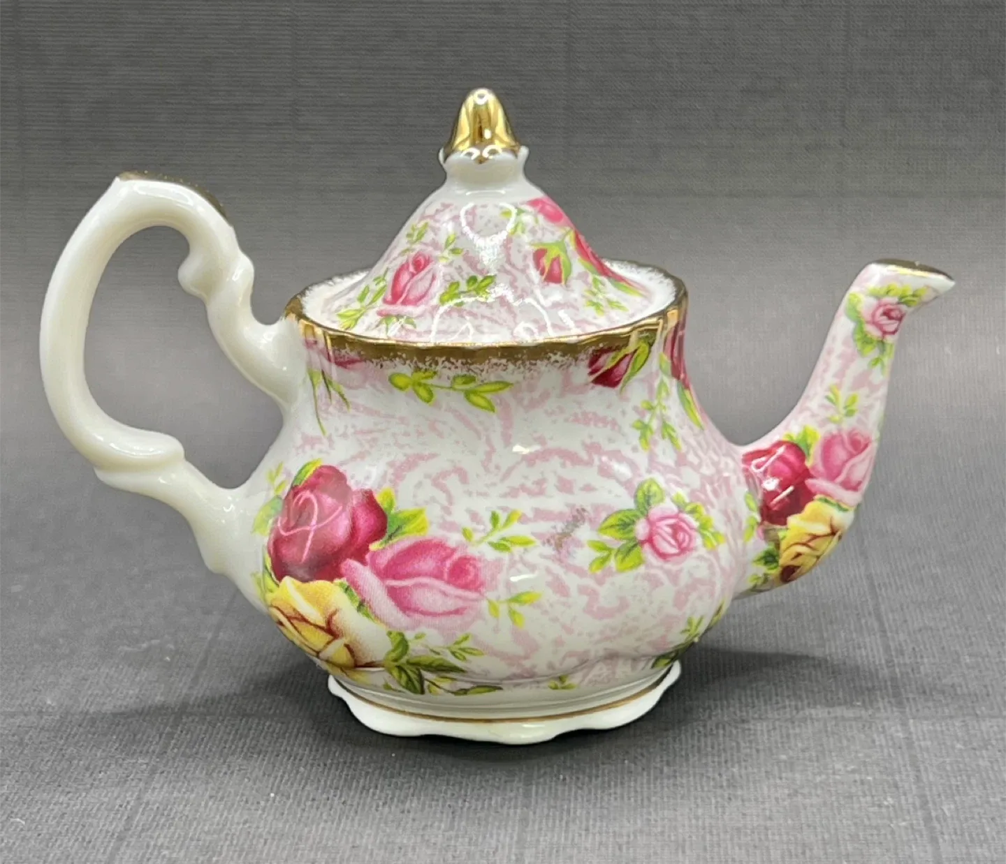 Vintage Royal Albert shelf sitter decoration teapot image indicator(3)