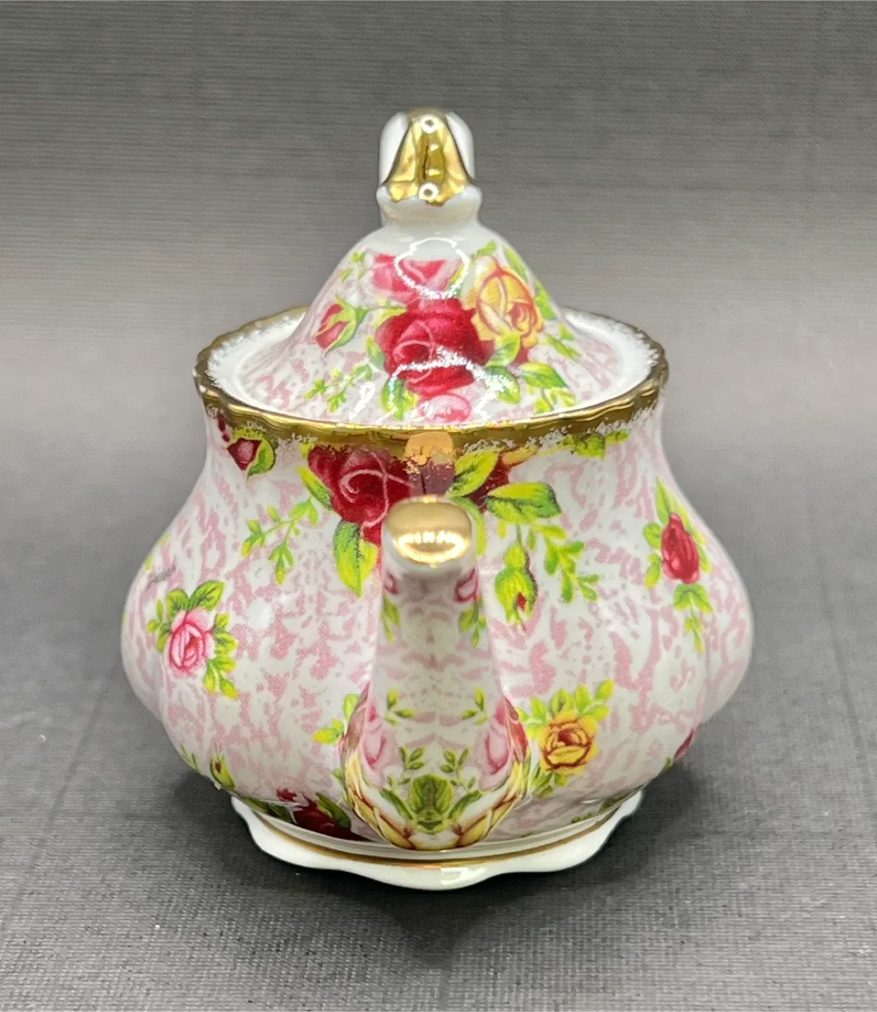 Vintage Royal Albert shelf sitter decoration teapot image indicator(2)