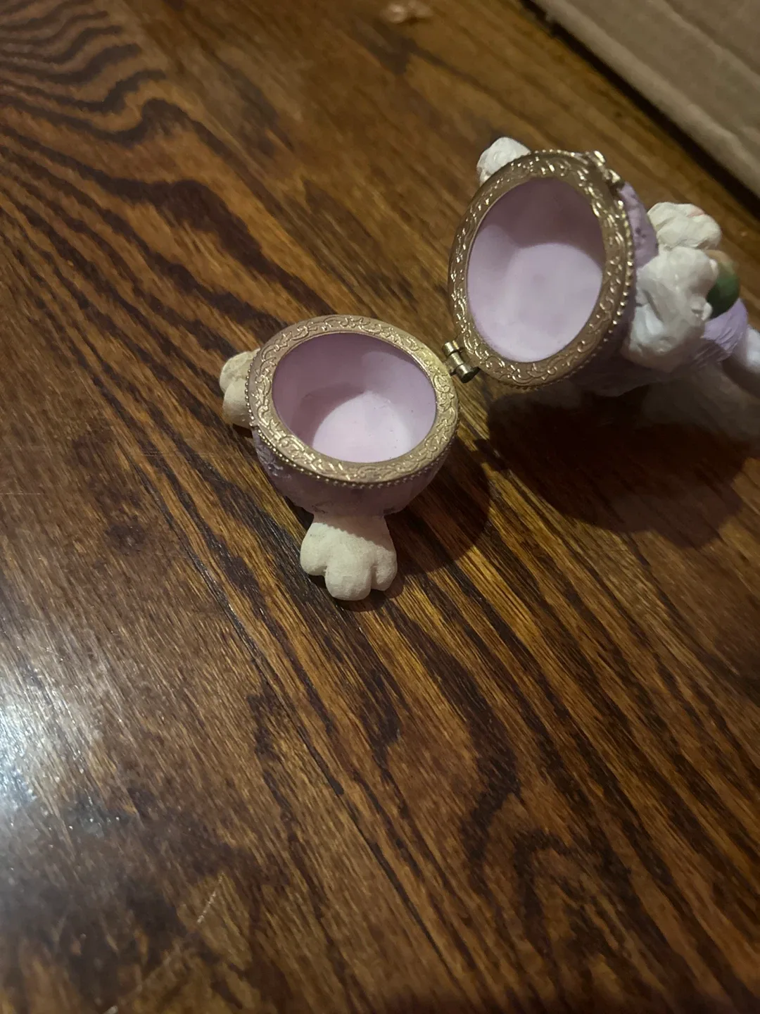 Vintage Bunny Trinket Box image indicator(2)