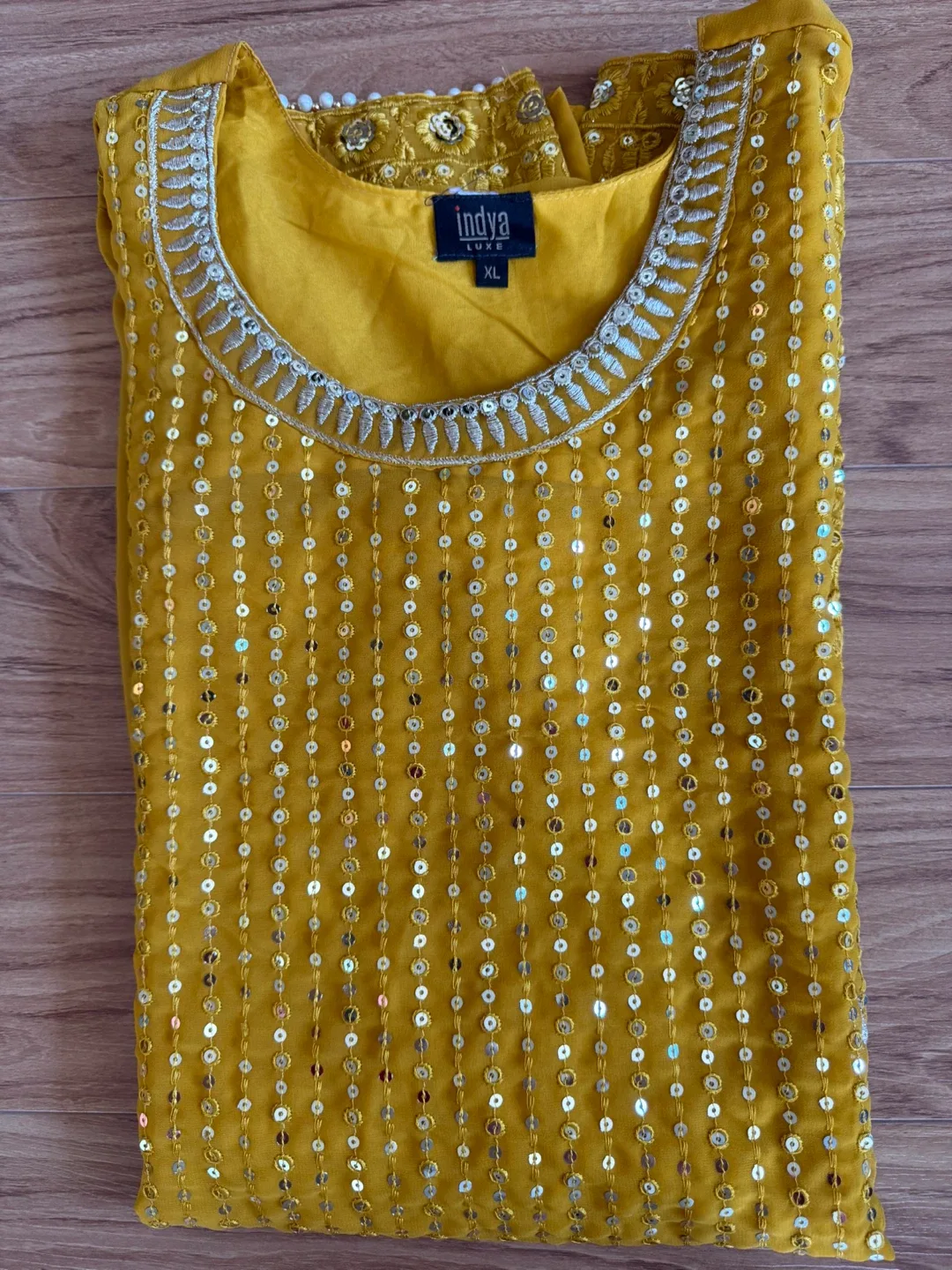 Woman’s Kurta Set 💰Price Negotiable! WORN ONCE ONLY  Size: XL 🪔 image indicator(3)