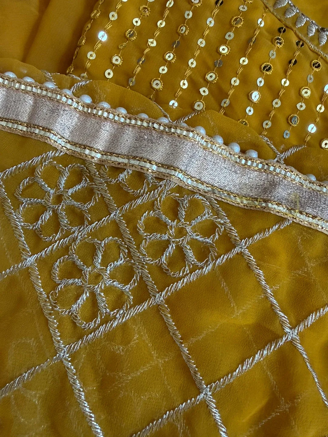 Woman’s Kurta Set 💰Price Negotiable! WORN ONCE ONLY  Size: XL 🪔 image indicator(5)