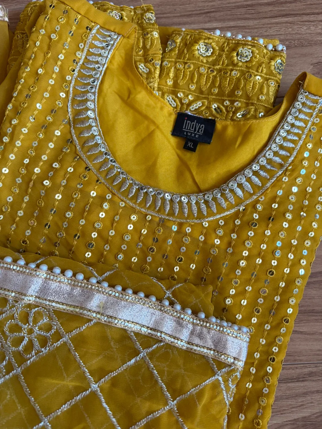 Woman’s Kurta Set 💰Price Negotiable! WORN ONCE ONLY  Size: XL 🪔 image indicator(9)