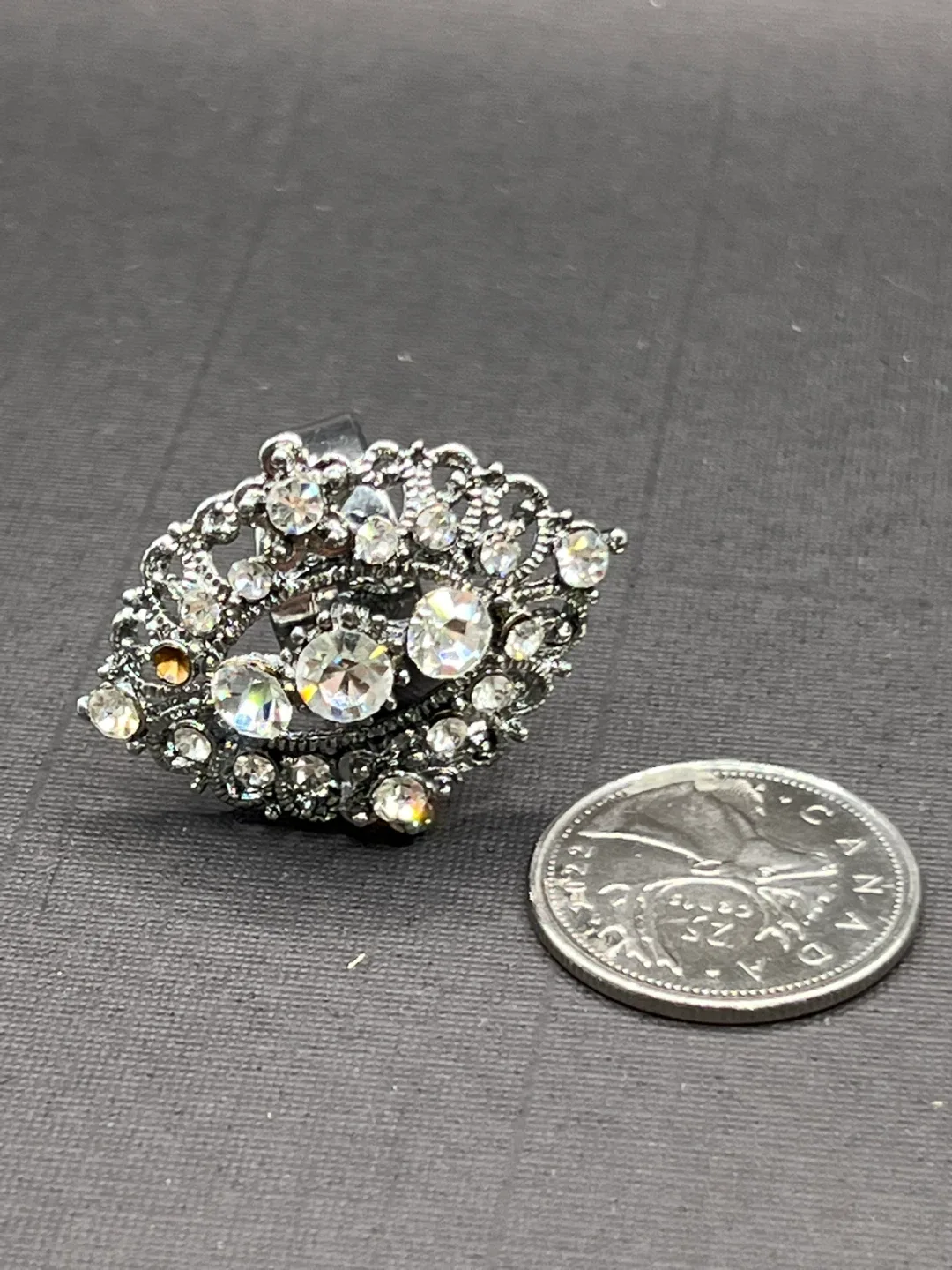 Assorted vintage Jewellery Lot image indicator(8)