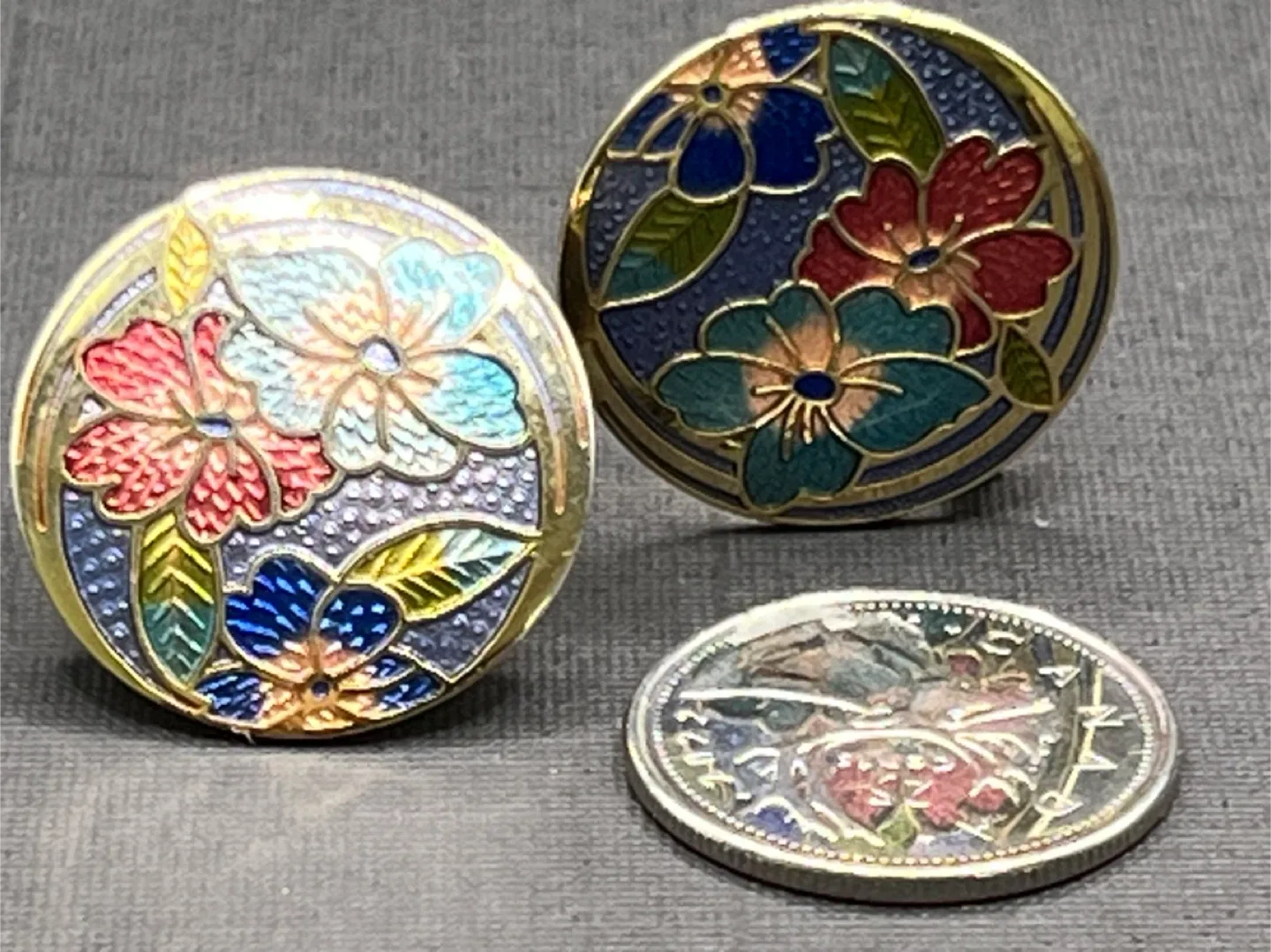 Vintage Floral Bouquet Rococo Clip-on Earrings image indicator(4)