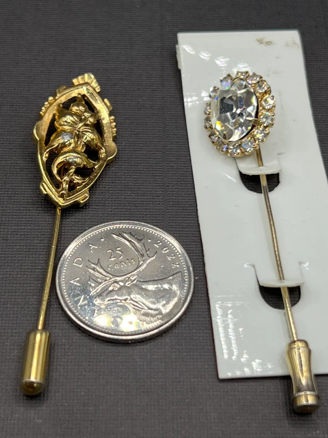 Vintage Gold Tone Brooches & Pins image indicator(4)