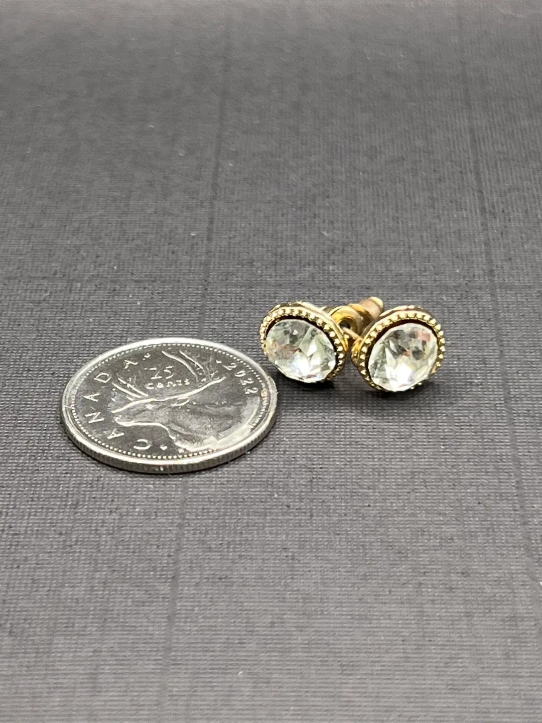Vintage Gold Tone Brooches & Pins image indicator(5)