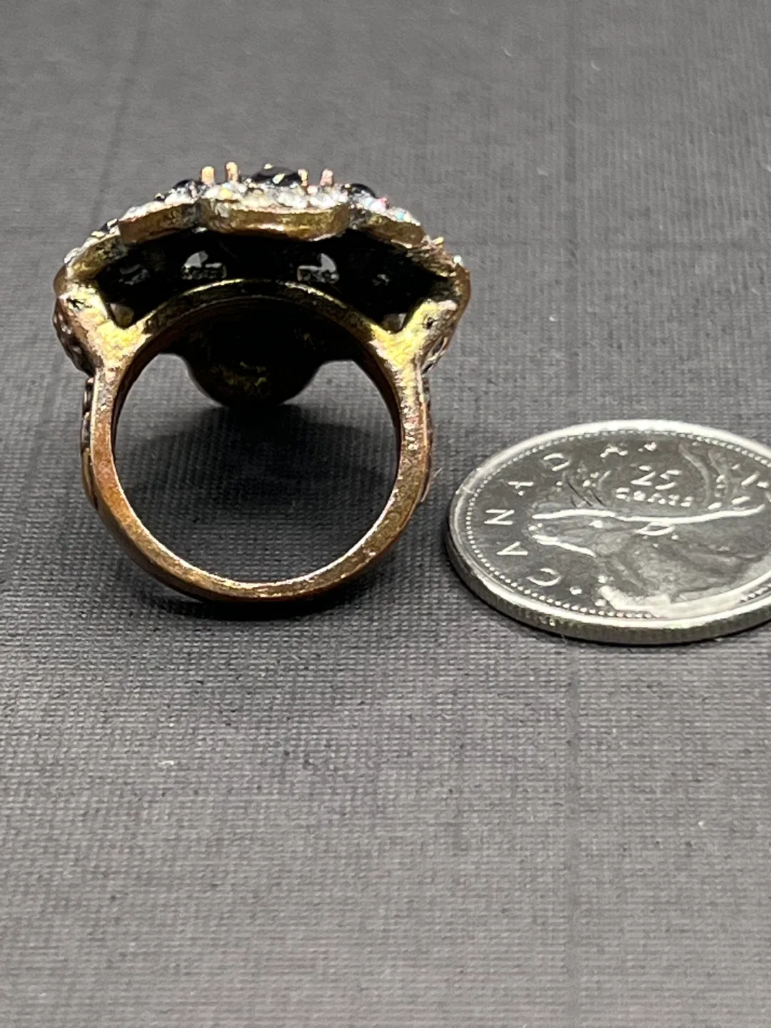 Vintage Gold Tone Brooches & Pins image indicator(8)