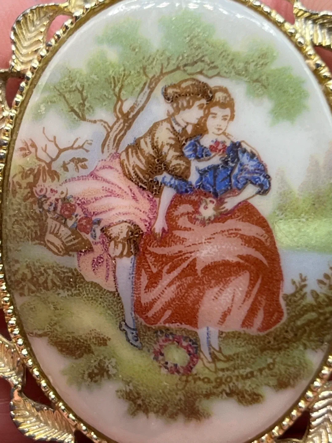 Vintage Brooch by Fragonard courting couple image indicator(3)