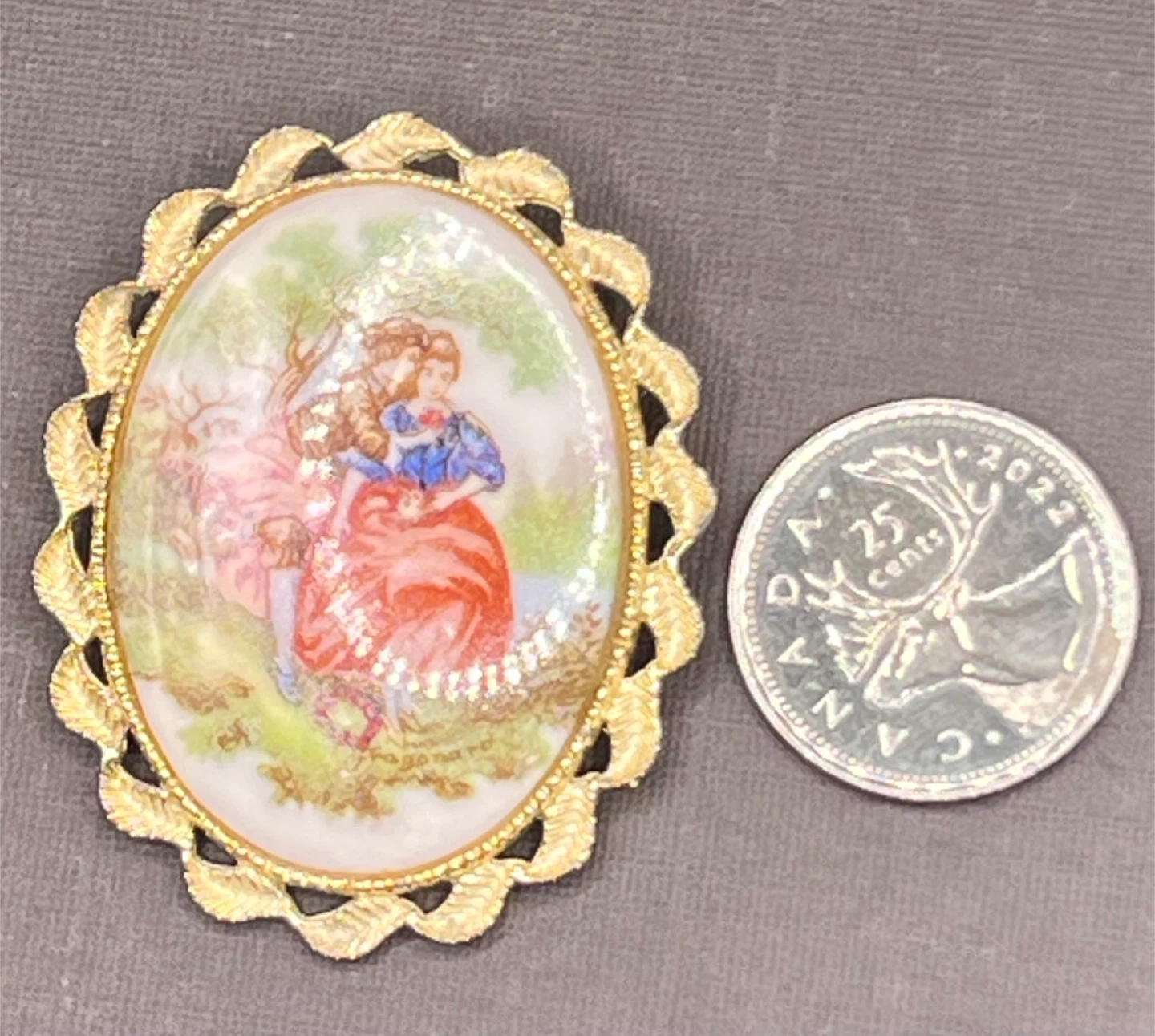 Vintage Brooch by Fragonard courting couple - photo 2