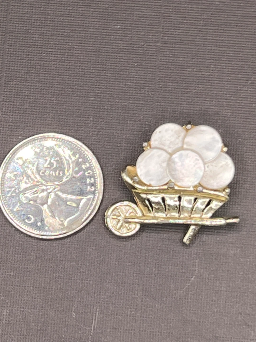 Vintage Wheelbarrow & Pea Pod Brooch Lot - photo 3