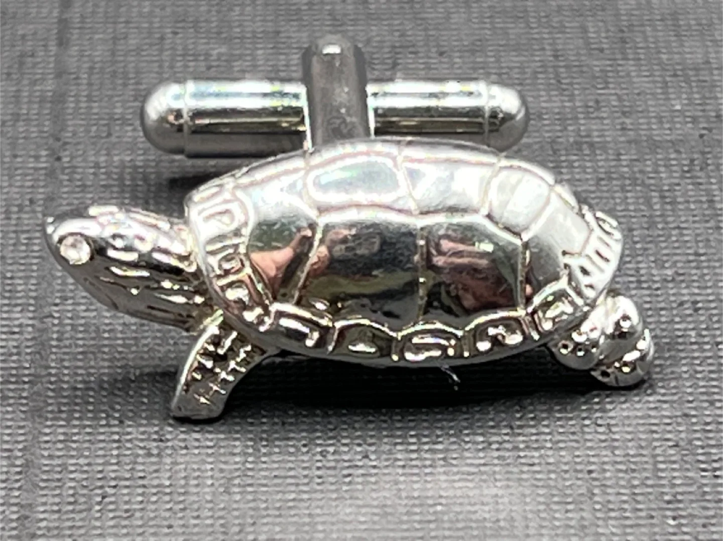 Banana Republic Turtle Cufflinks image indicator(2)