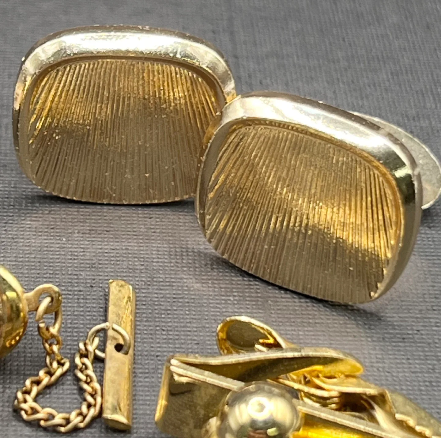 Vintage Cufflink and Tie Clip Set image indicator(2)