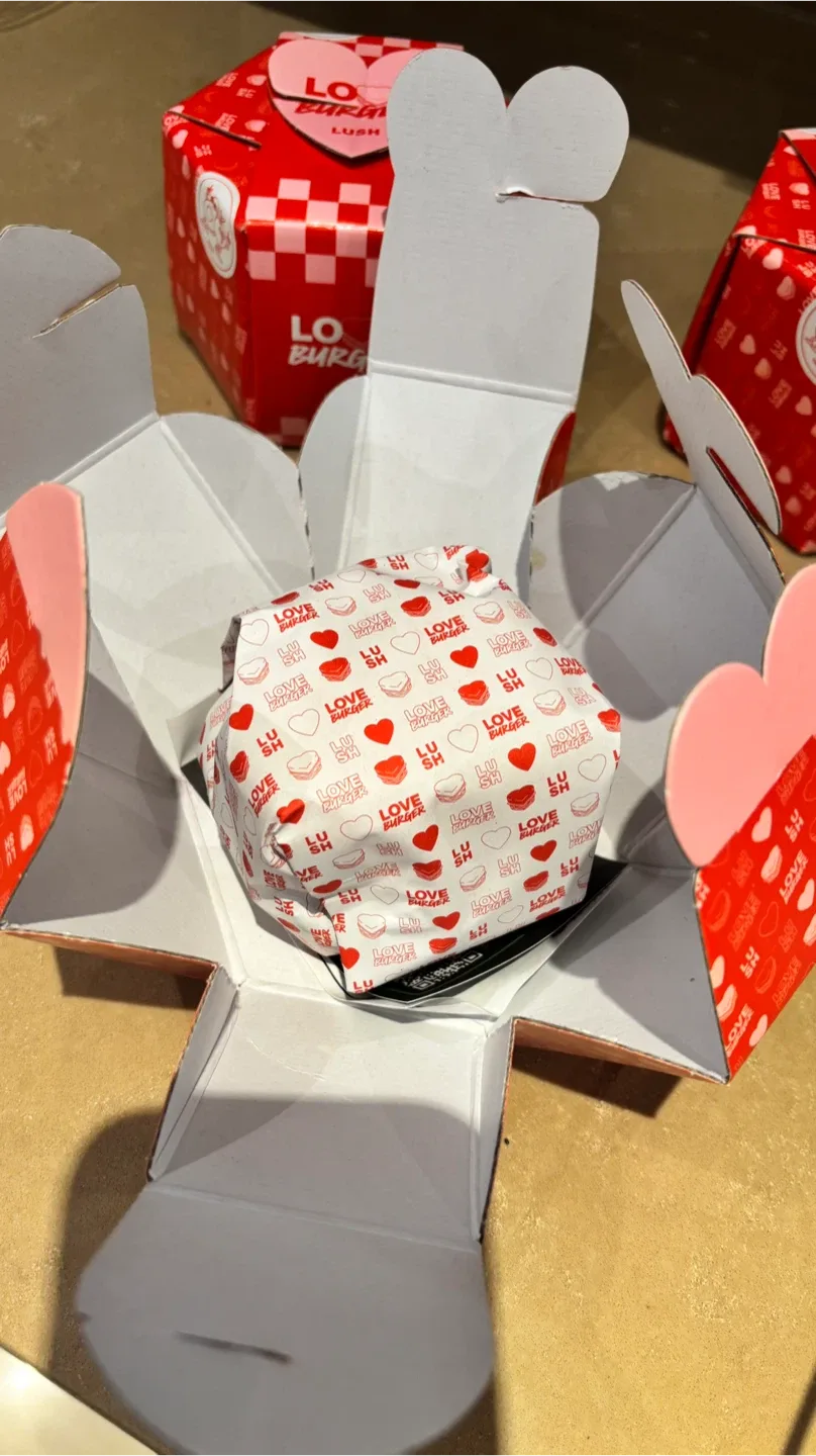 Lush Love Burger Bath Set image indicator(4)