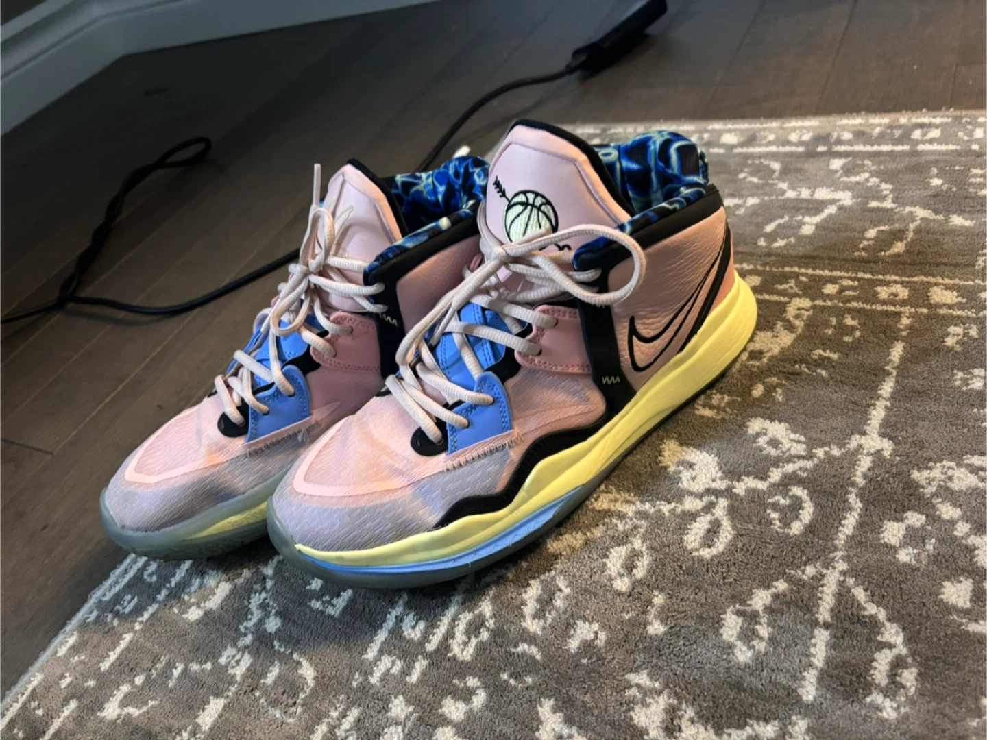 Nike Kyrie Infinity Basketball Shoes - Size 9.5