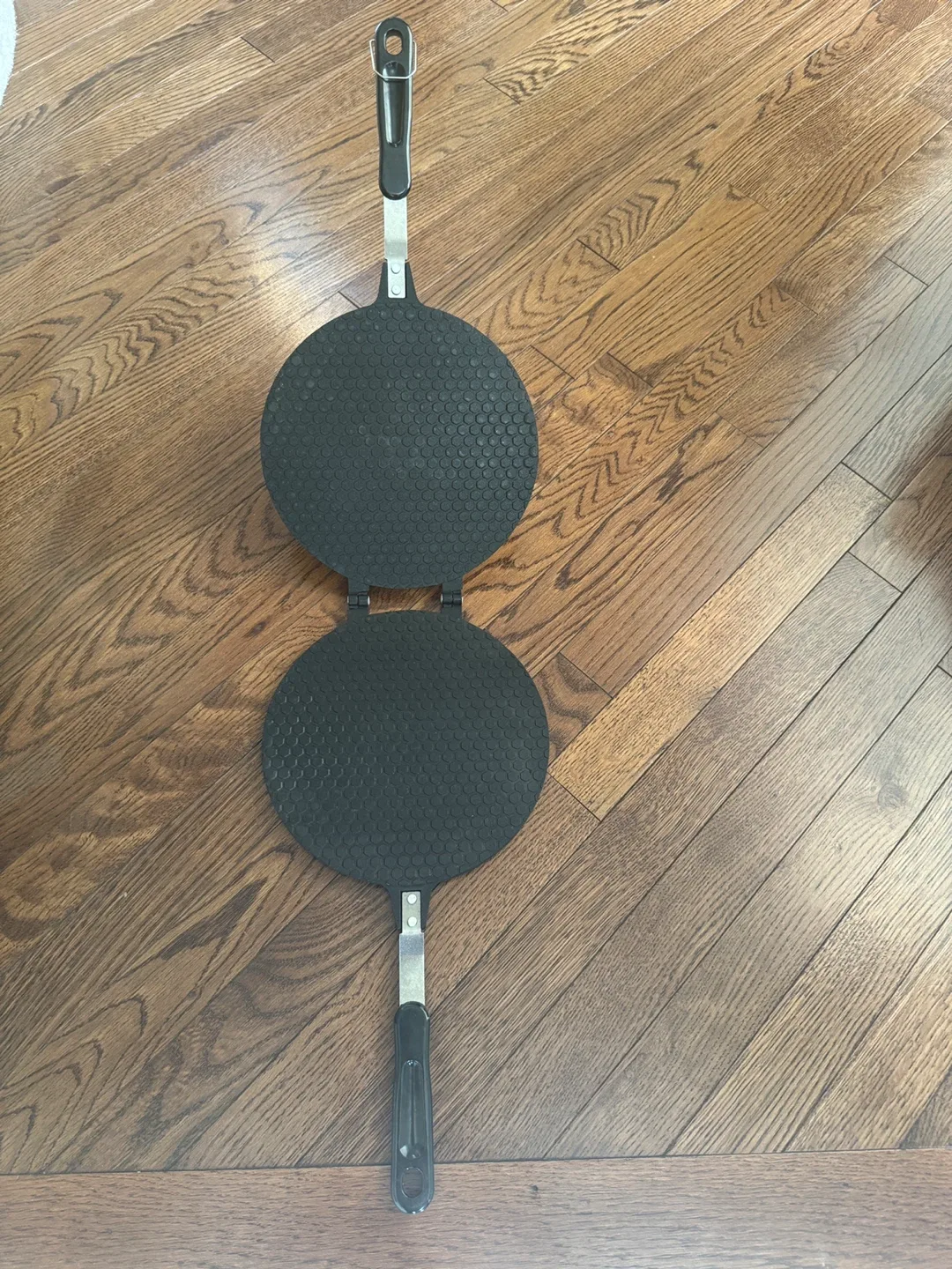 Non-Stick Waffle & Egg Roll Maker Pan image indicator(2)