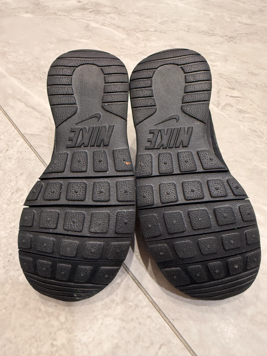 Nike Tanjun All Black Sneakers C12 - photo 3