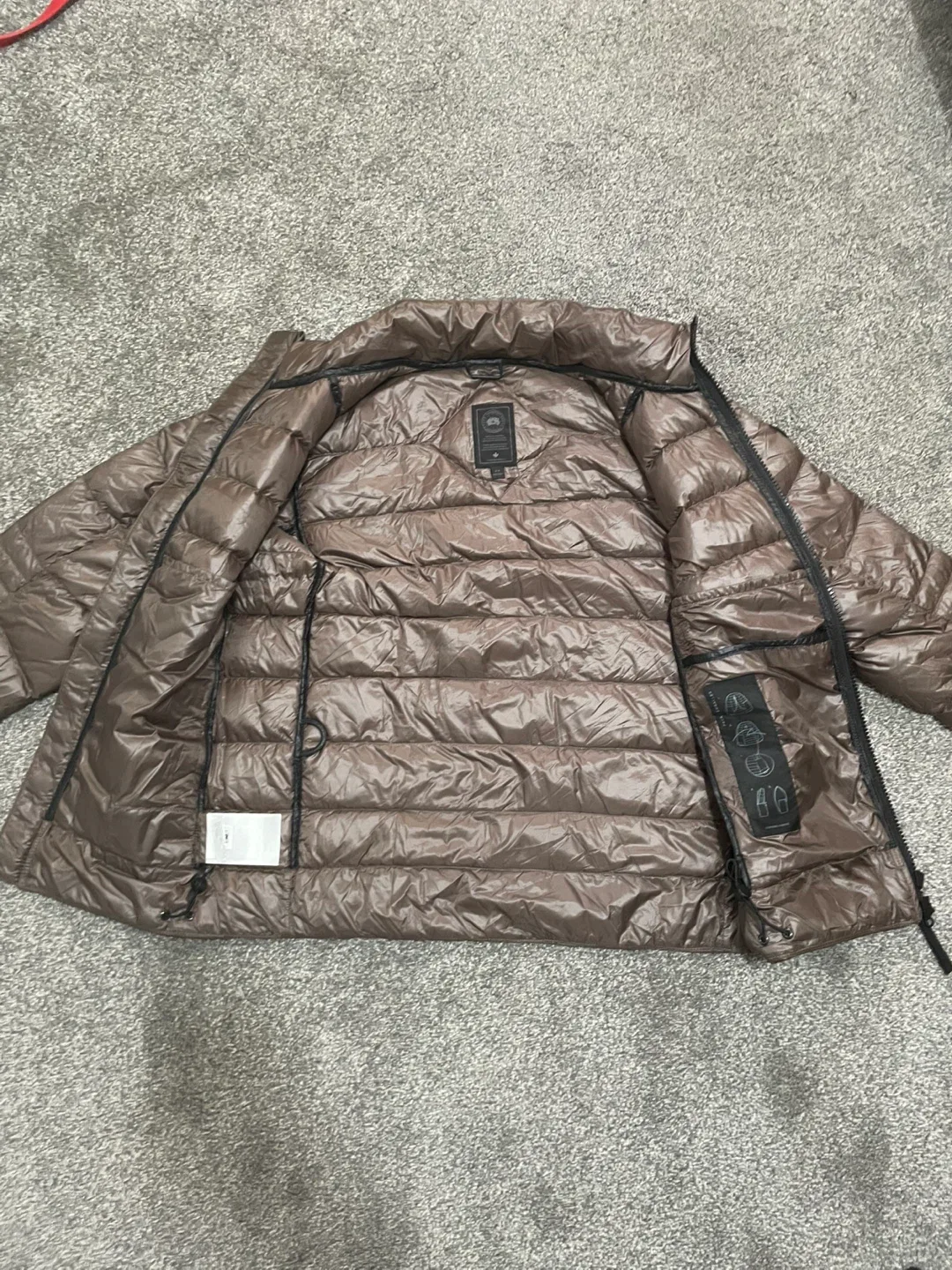 Canada Goose Lightweight Down Jacket, Size M image indicator(3)