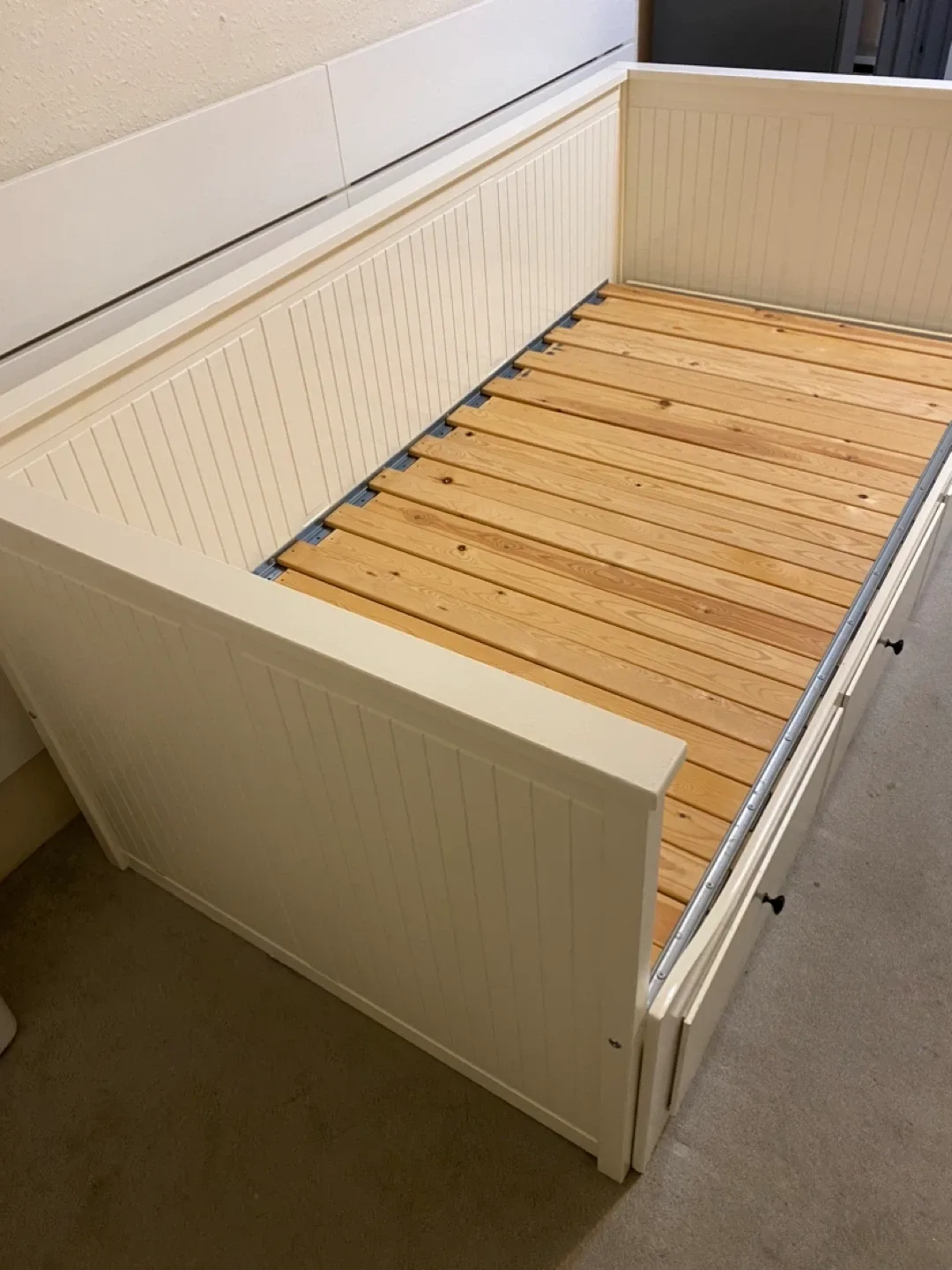 IKEA Hemnes Daybed with 3 one mattress image indicator(8)