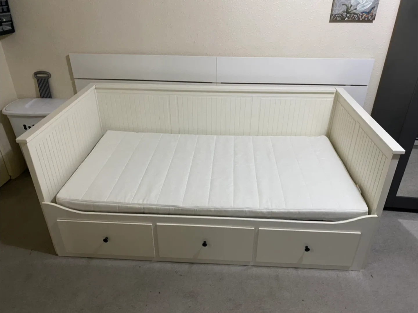 IKEA Hemnes Daybed with 3 one mattress image indicator(3)