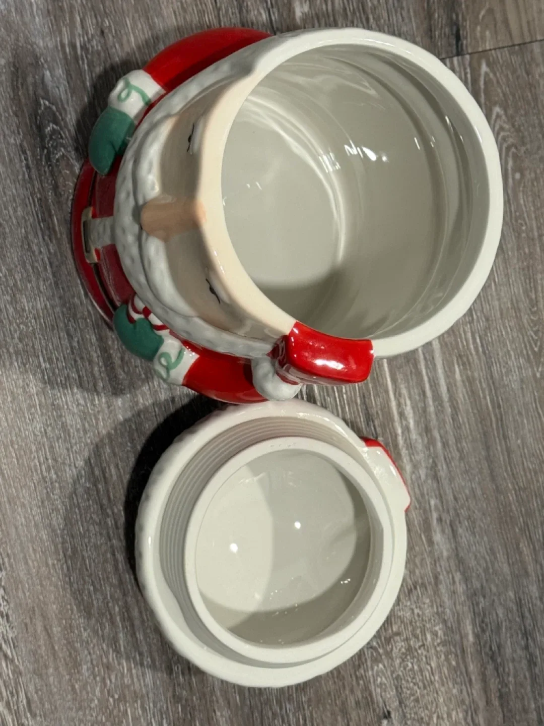 Santa Cookie Jar - Everyday Essentials image indicator(3)