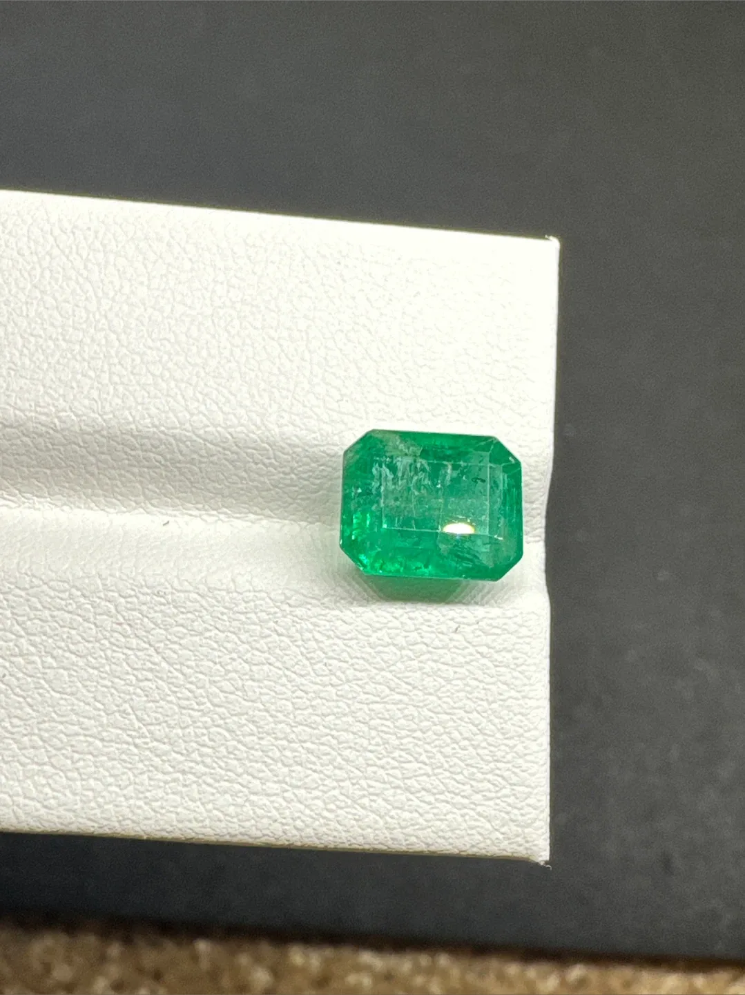 Beautiful Zambian emerald Loose Stone 3.23 Carat image indicator(2)