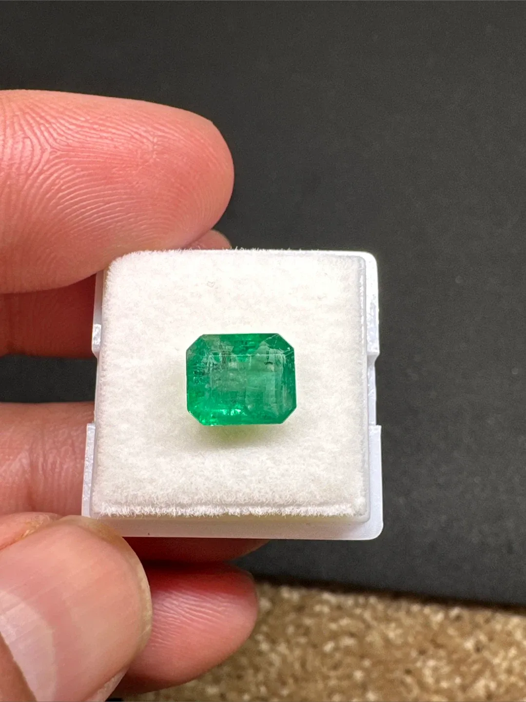 Beautiful Zambian emerald Loose Stone 3.23 Carat image indicator(3)