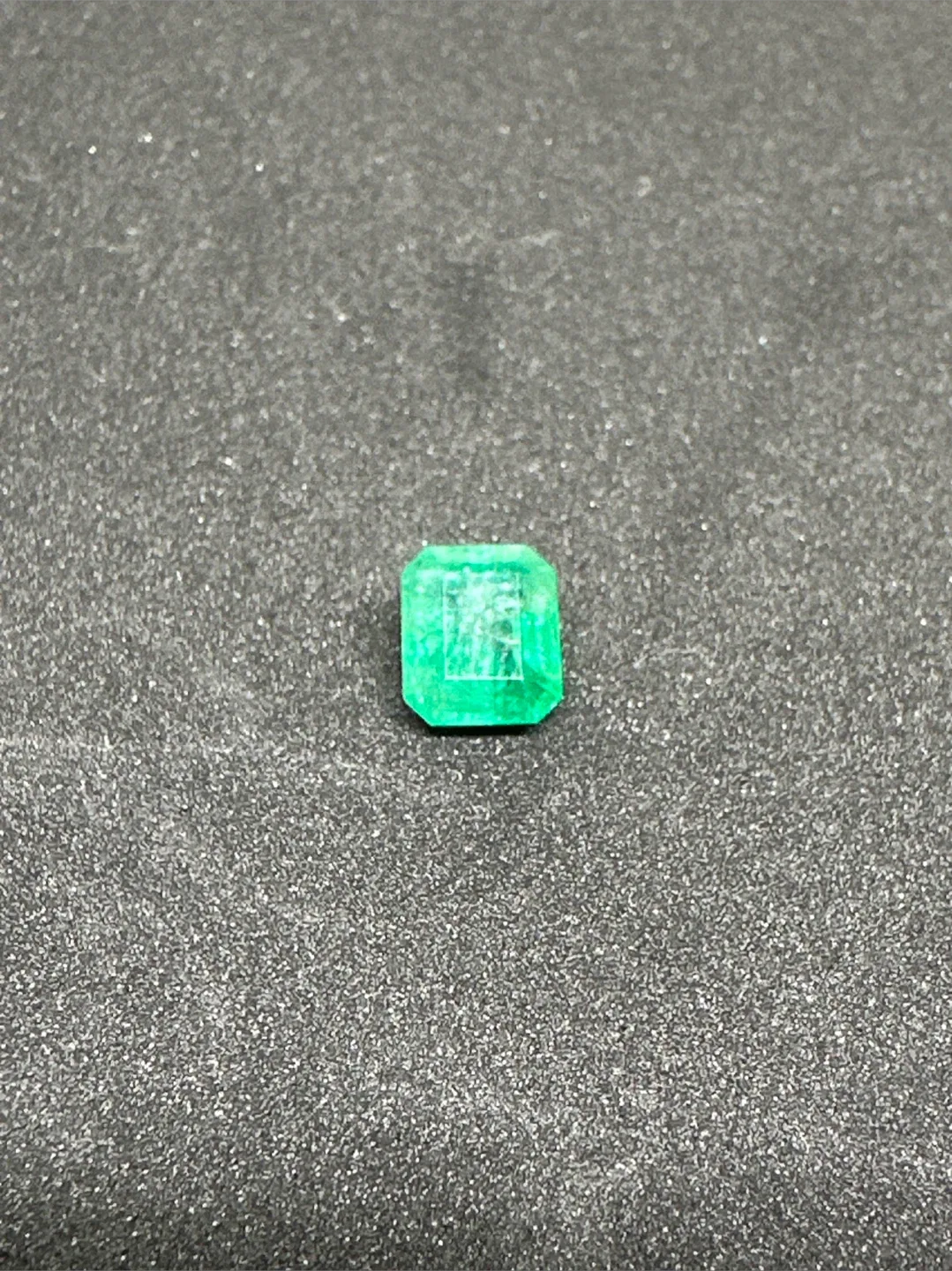 Beautiful Zambian emerald Loose Stone 3.23 Carat image indicator(4)