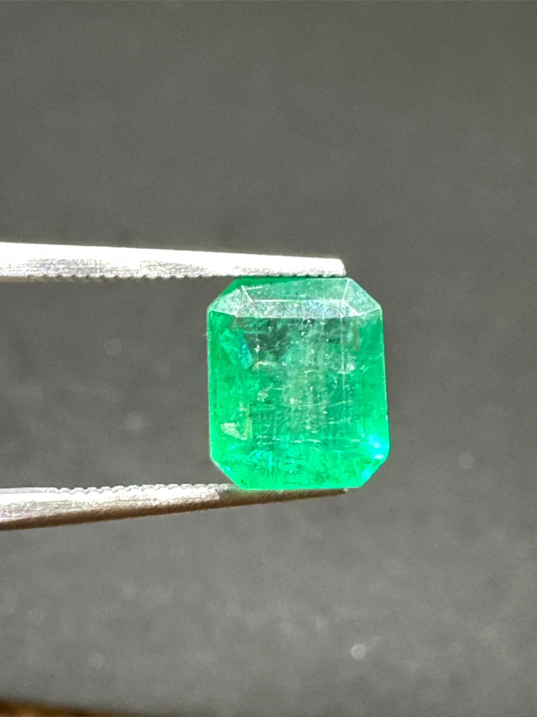 Beautiful Zambian emerald Loose Stone 3.23 Carat image indicator(8)