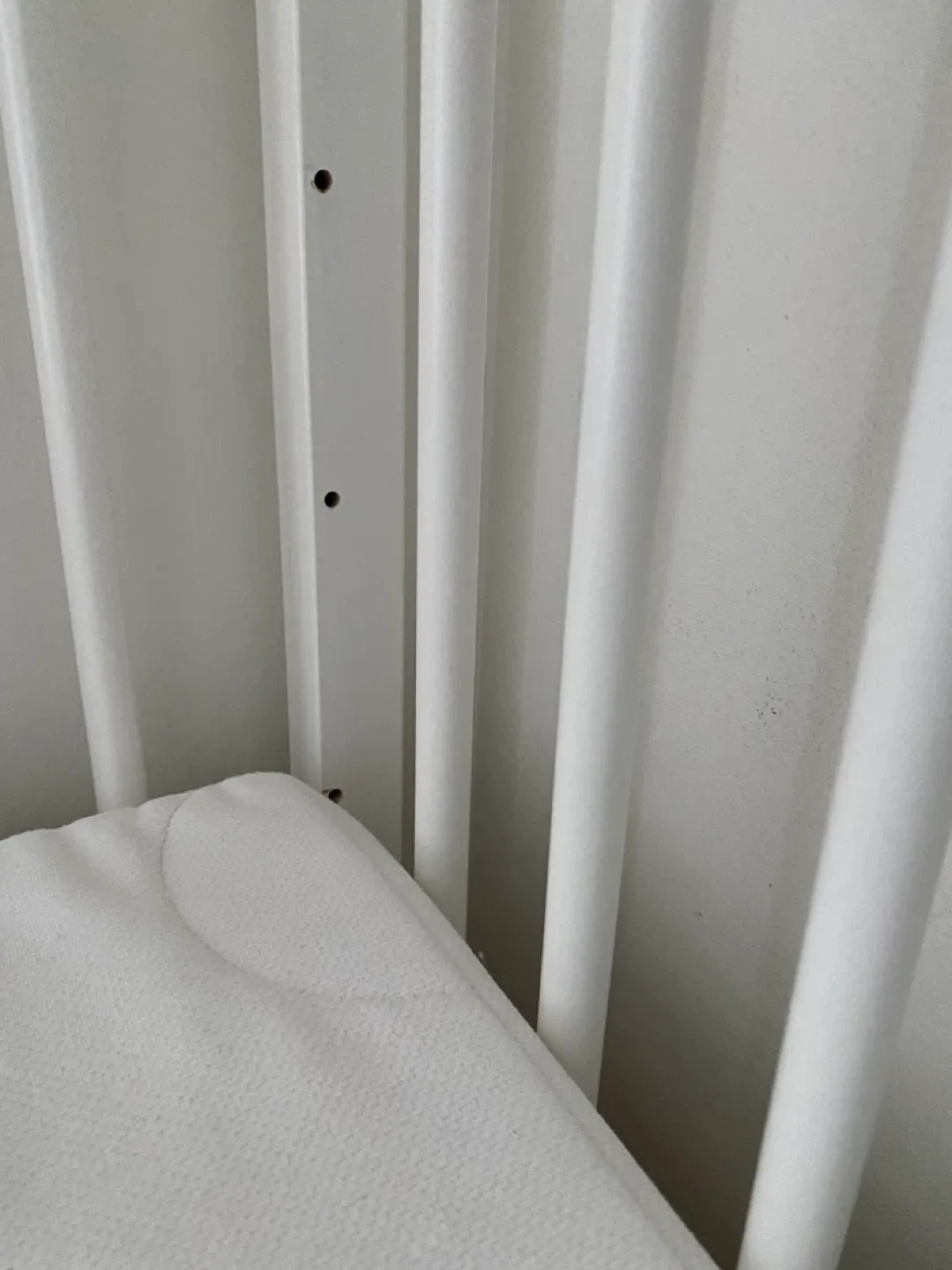 Combelle White Baby Crib image indicator(4)