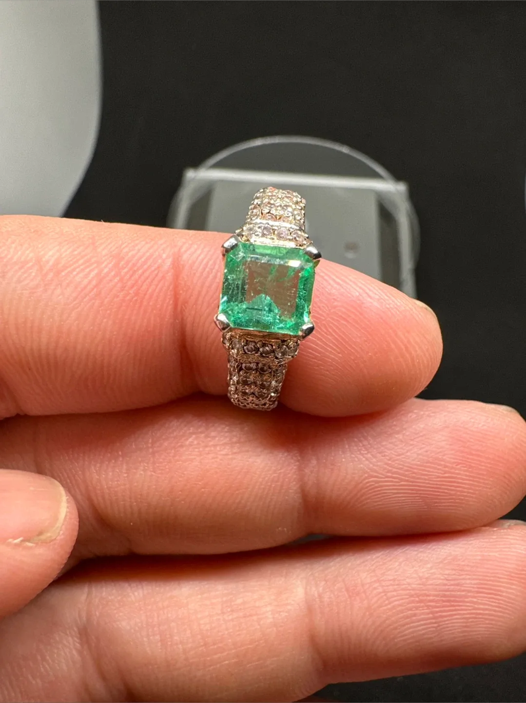 Columbian Emerald ring for Unisex sterling silver 925 image indicator(3)