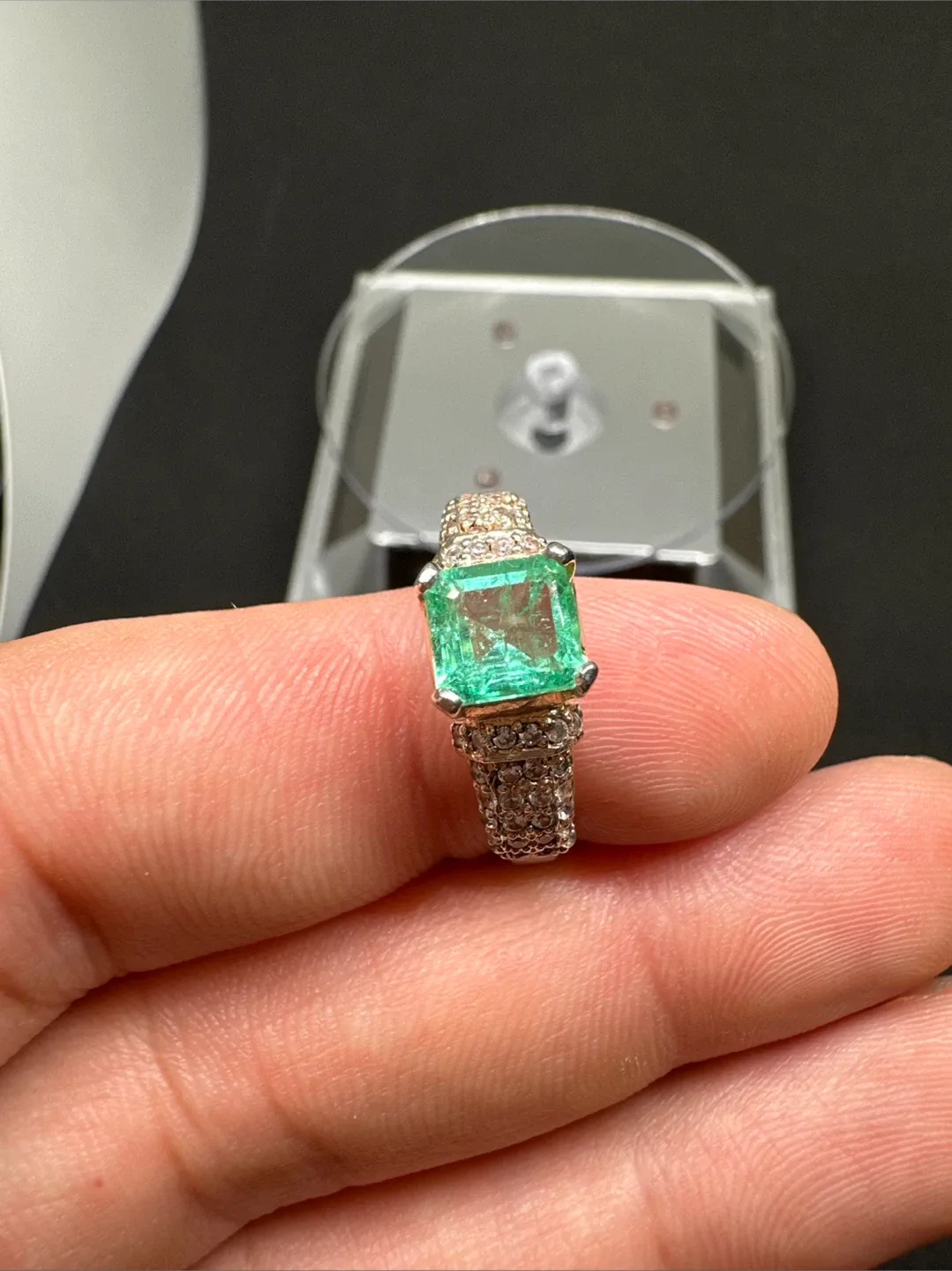 Columbian Emerald ring for Unisex sterling silver 925 image indicator(4)