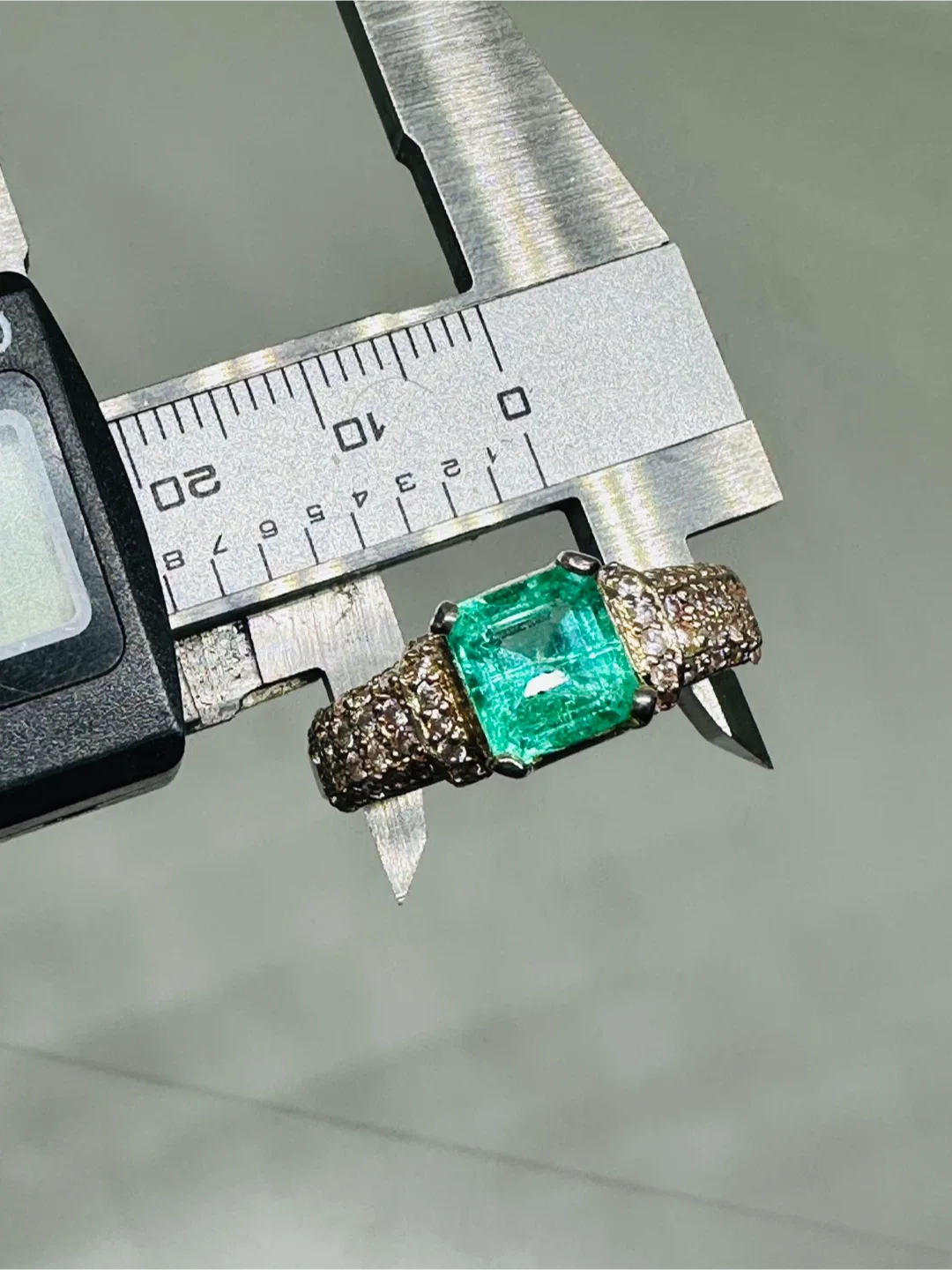 Columbian Emerald ring for Unisex sterling silver 925 image indicator(2)
