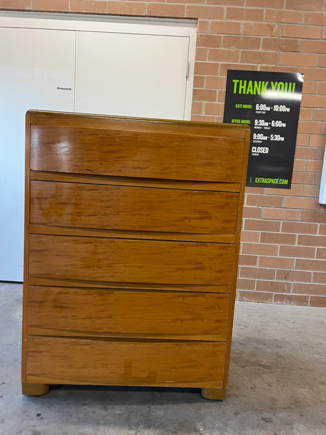 Wooden 5-Drawer Dresser