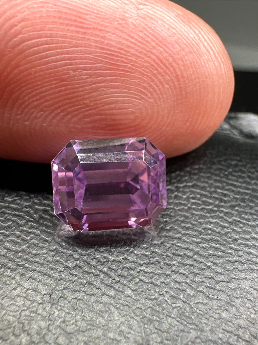 Natural Kunzite Loose Gemstone 5.74 Carat image indicator(3)