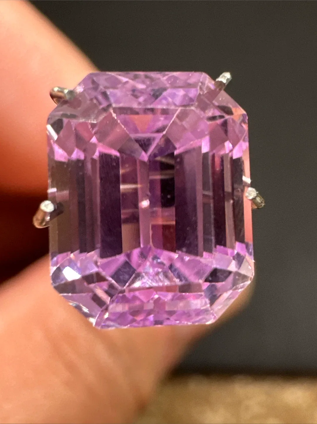 Natural Kunzite Loose Gemstone 5.74 Carat image indicator(8)