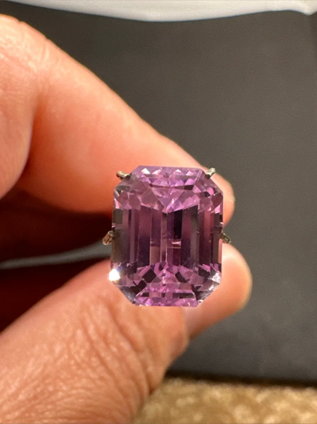 Natural Kunzite Loose Gemstone 5.74 Carat image indicator(9)