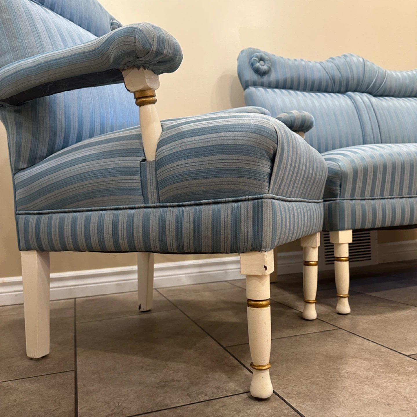 Antique French Provincial Loveseat & Chair Set (CAN DELIVER) - photo 5