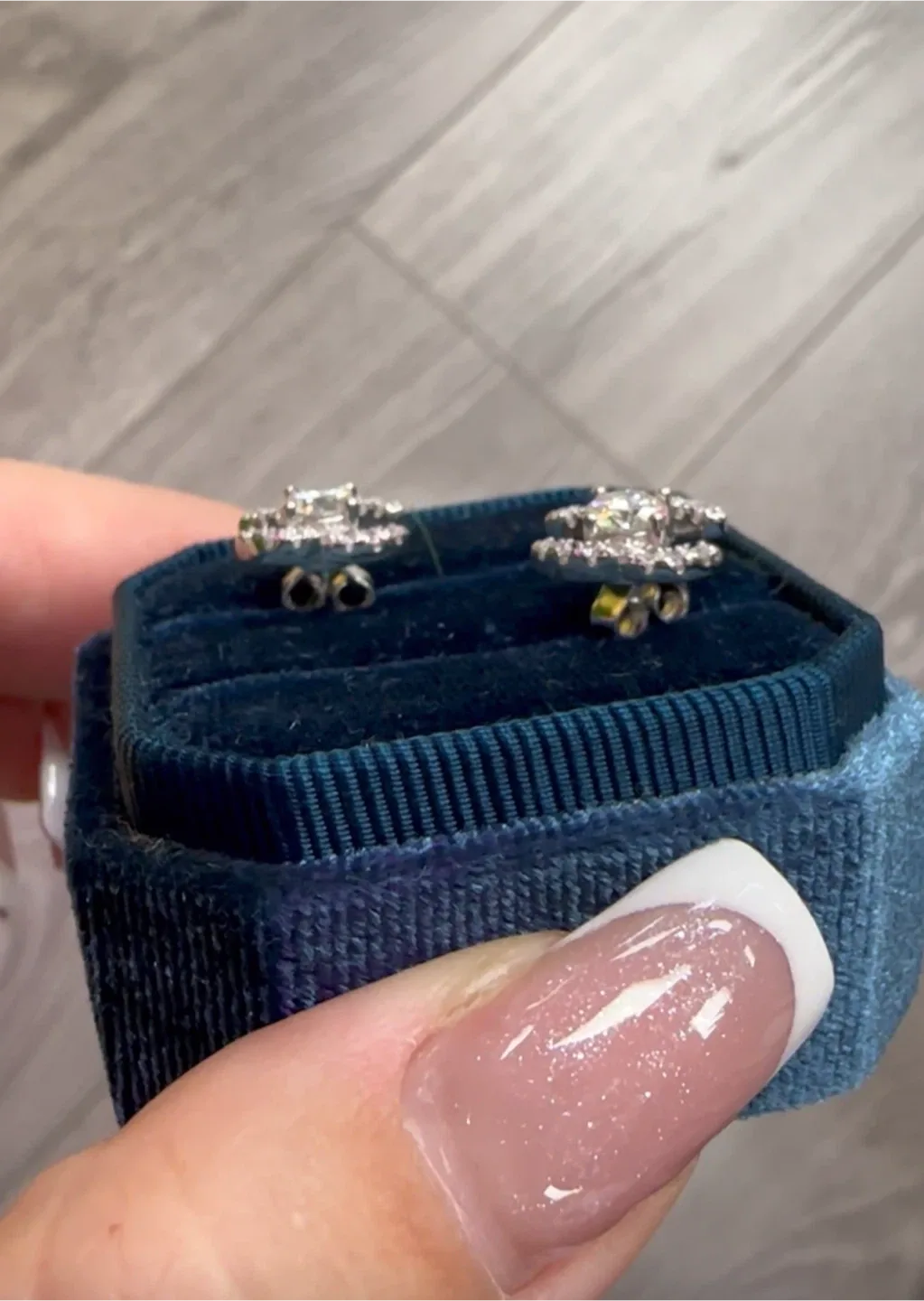 Moissanite “Diamond” Stud Earrings image indicator(3)