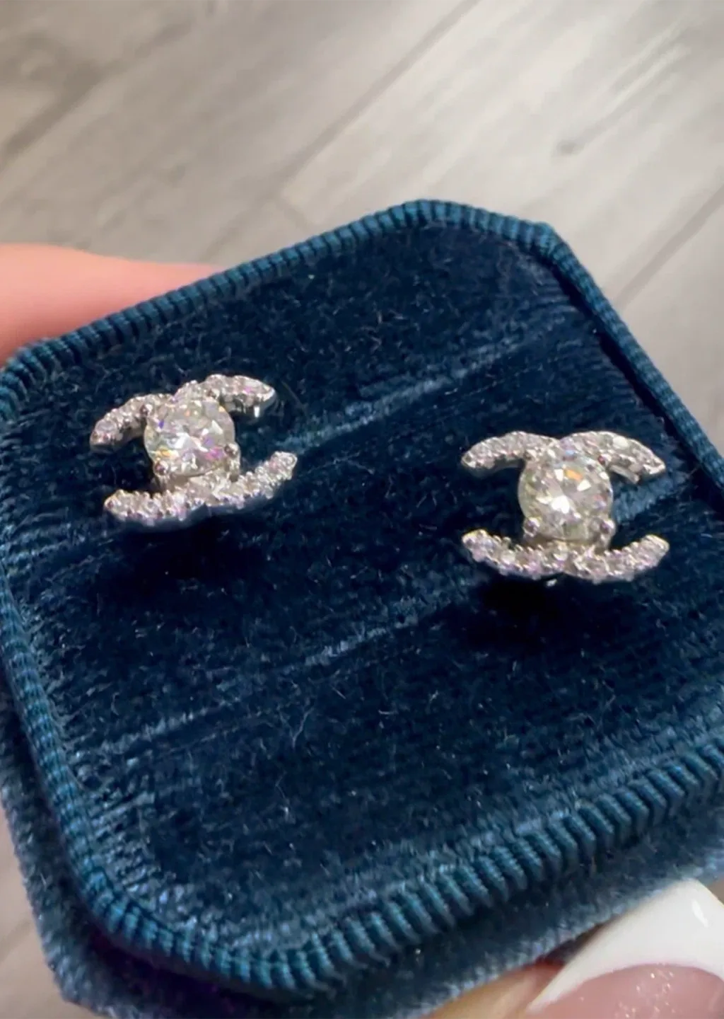 Moissanite “Diamond” Stud Earrings image indicator(2)