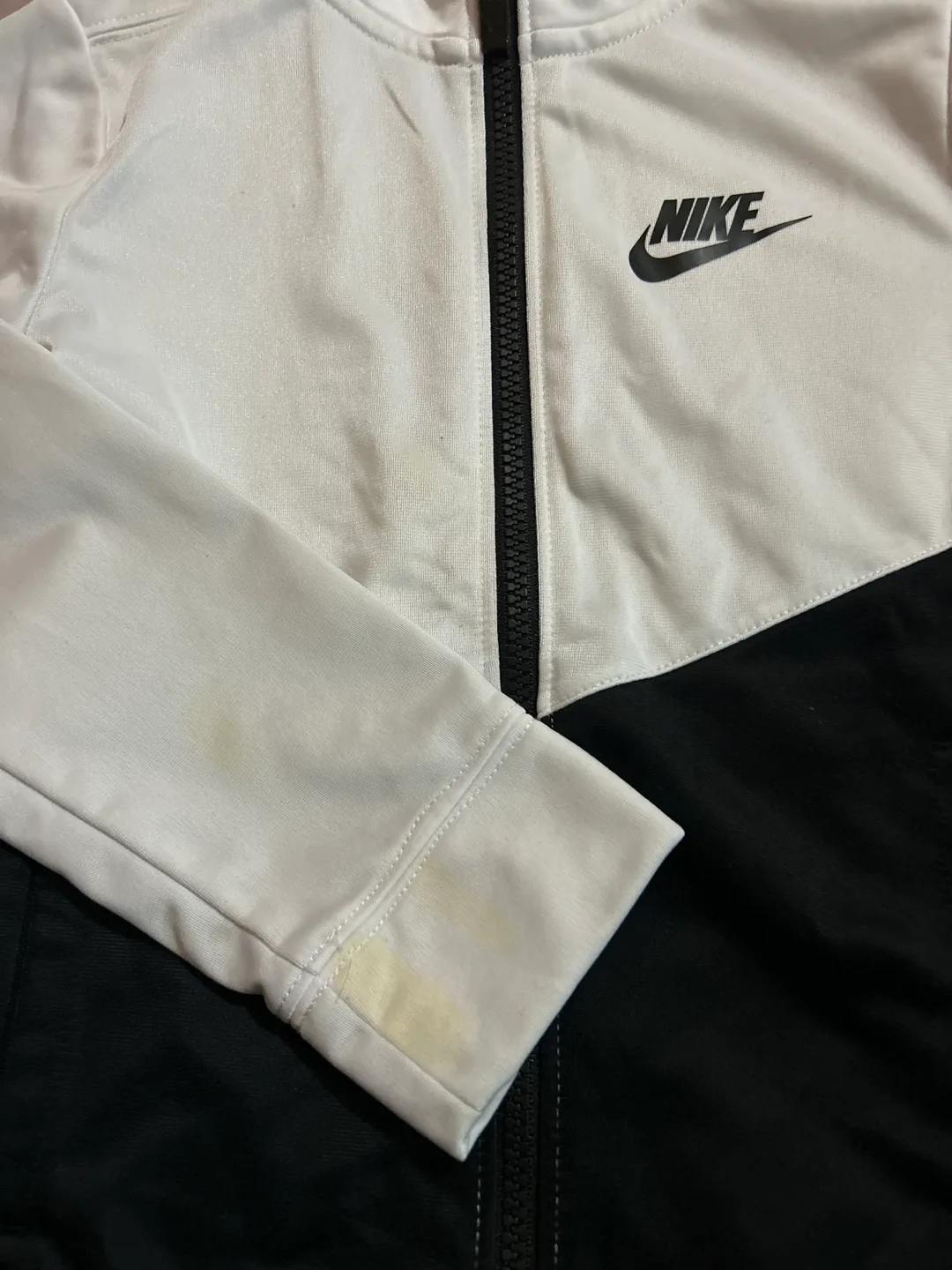 Nike Tracksuit Set - Size M - White/Black image indicator(2)